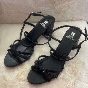 White Mountain Elegant Black Heels